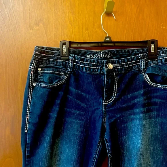 Maurice’s boot cut jeans - Picture 2 of 3